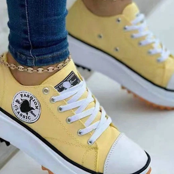 Maja Sneakers | You can never go wrong with these classics